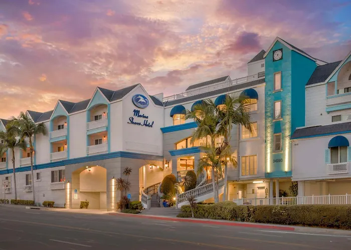 Best Western Plus Marina Shores Hotel